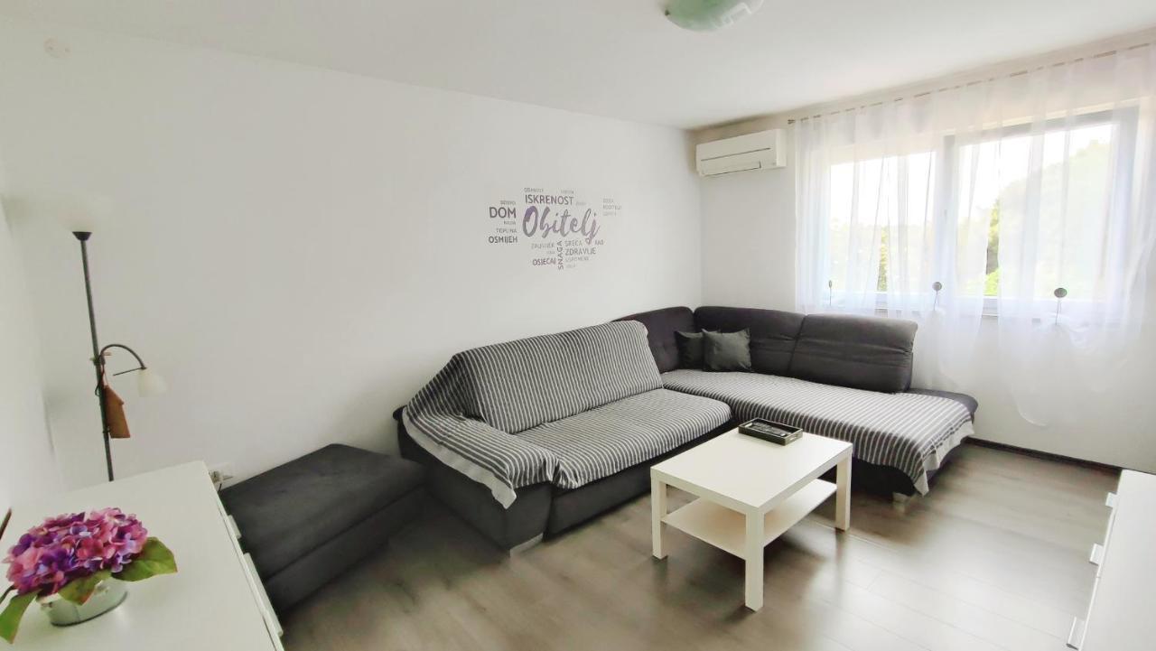 Apartment Jan 2+2 With Balcony Pula Luaran gambar