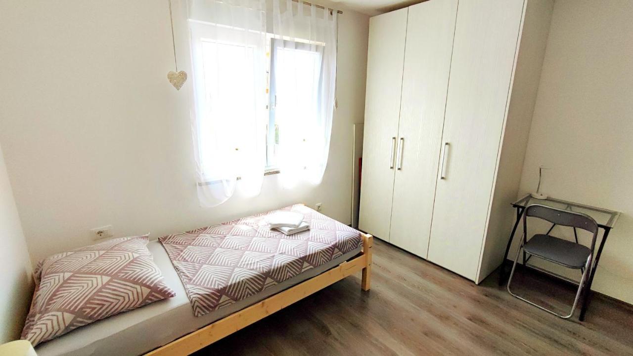 Apartment Jan 2+2 With Balcony Pula Luaran gambar